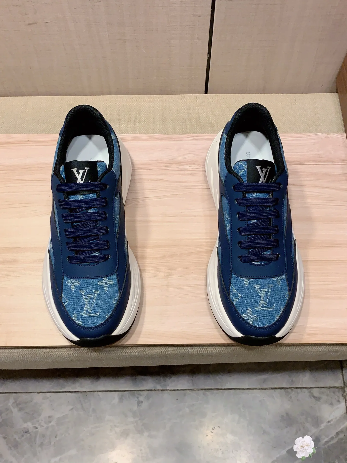 Men's Men's Shoes 💰460💰💰🎩🎩[Lightning][Lightning] "Lv*" The latest and most popular casual shoes, top brands [Seduce] Luxury ~ Purchasing Agency, Top ~ Quality. [Strong] The upper is made of imported breathable cowhide with material ➕ breathable sheepskin feet (•) and fine workmanship. The original stylish and stylish soft rubber wear-resistant and non-slip outsole is light and comfortable on the feet. The real thing looks better when photographed. 305: code: 38-44, 2️⃣ colors selected